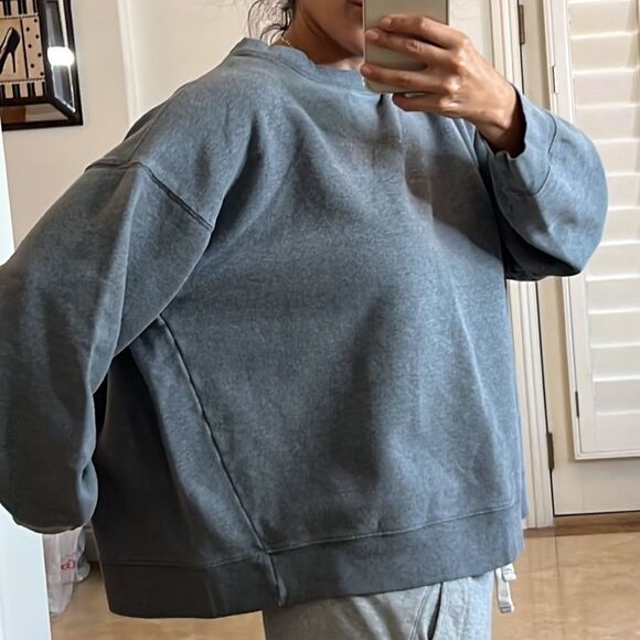 💕Cute sweater 💕   - Picture 3 of 6